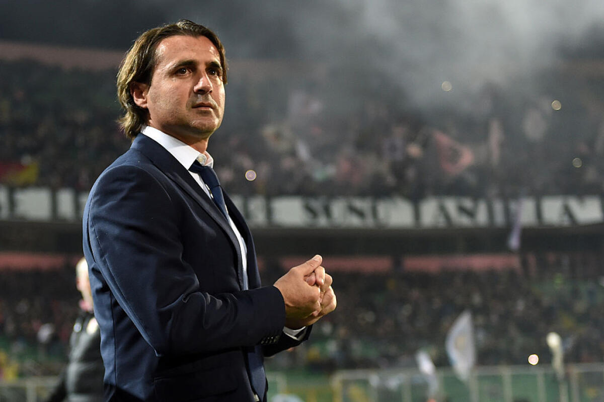Tmw, l'ex viola Giovanni Tedesco torna ad allenare. E' fatta con la formazione maltese del Valletta - PALERMO, ITALY - FEBRUARY 03:  Head Coach Giovanni Tedesco of Palermo looks on during the Serie A match between US Citta di Palermo and AC Milan at Stadio Renzo Barbera on February 3, 2016 in Palermo, Italy.  (Photo by Tullio M. Puglia/Getty Images)