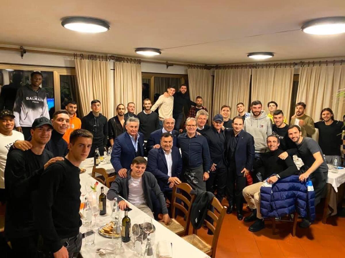 (FOTO) Cena di squadra per la Fiorentina. Presenti Rocco, la squadra e la dirigenza al completo - 