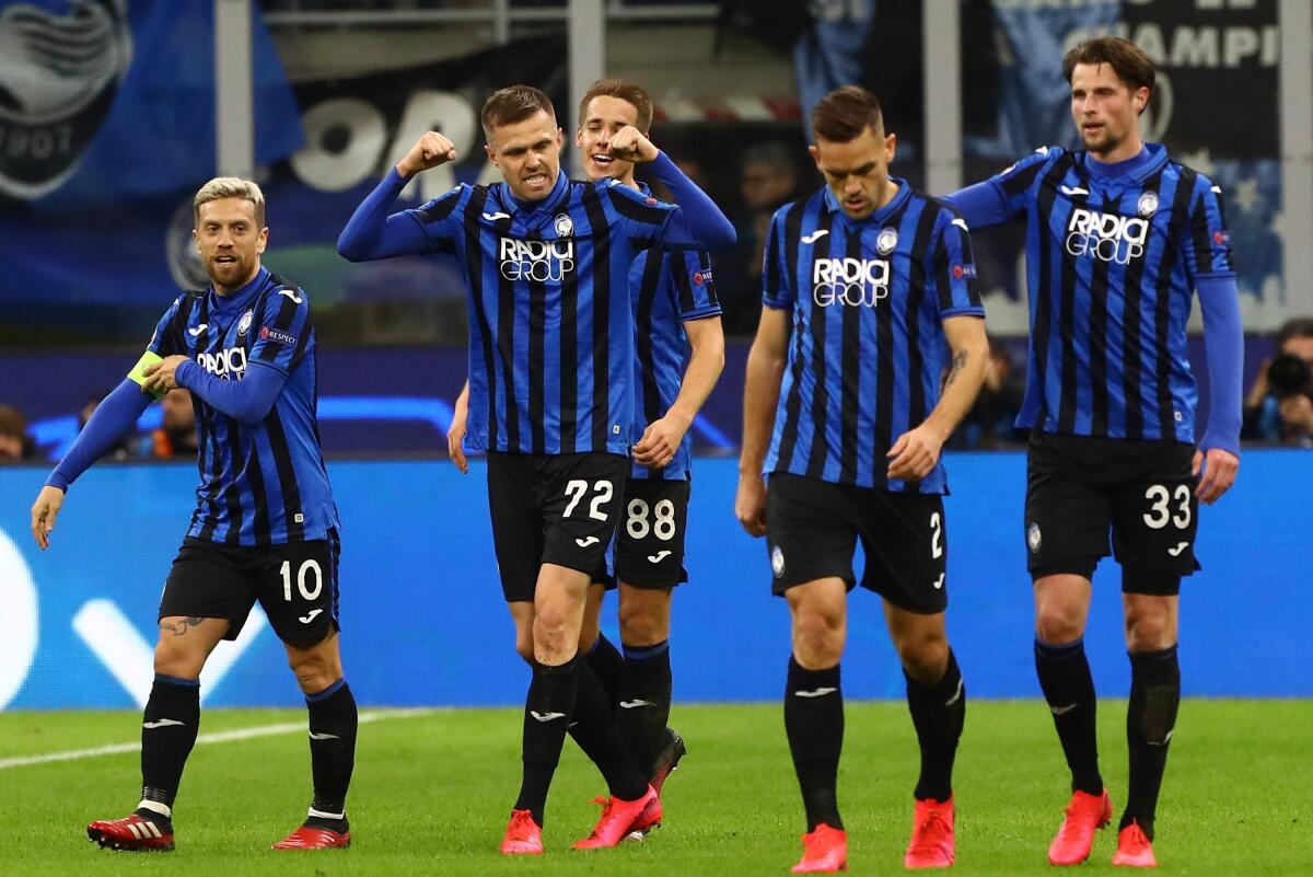 Dopo le positività al Coronavirus dei tesserati del Valencia, l'Atalanta è in autoisolamento. Il comunicato - 