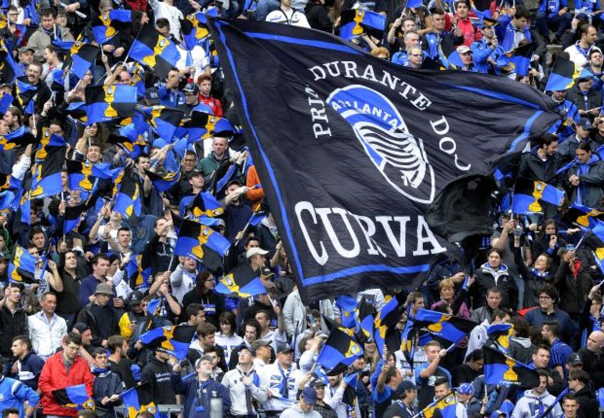 I tifosi dell'Atalanta scrivono al presidente: "Ritiriamoci dal campionato, non avrebbe più senso esultare per un gol quest'anno" - 