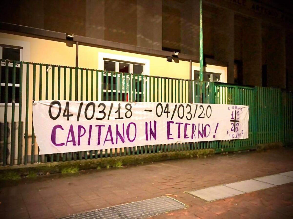 La Curva Fiesole ricorda così Davide Astori a due anni dalla sua scomparsa: "Capitano in eterno" - 