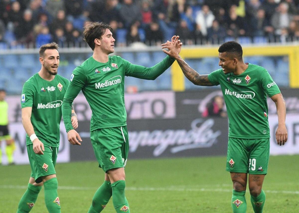 Vlahovic positivo, tutta la Fiorentina resta in quarantena, tamponi solo in caso di sintomi - 