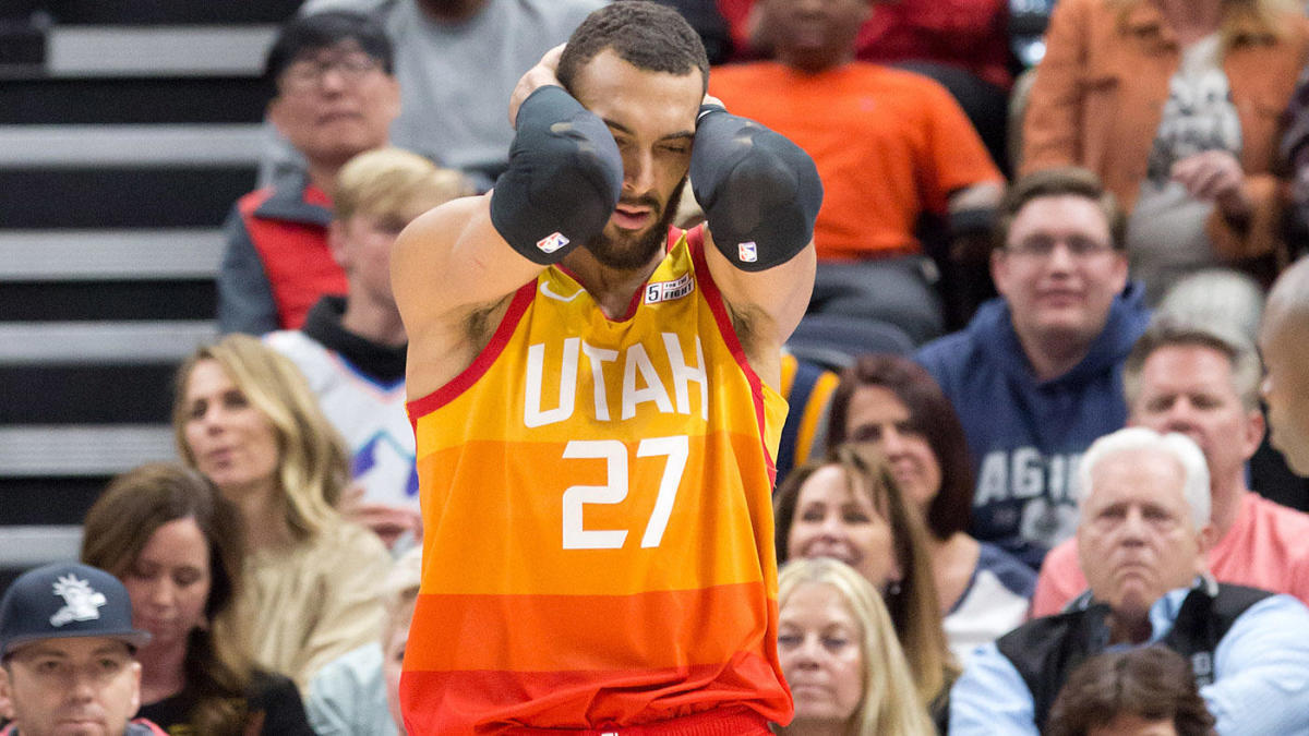NBA sospesa per Coronavirus, Rudy Gobert positivo. Due giorni fa aveva toccato tutti i microfoni per dimostrare la sua non paura del virus - 