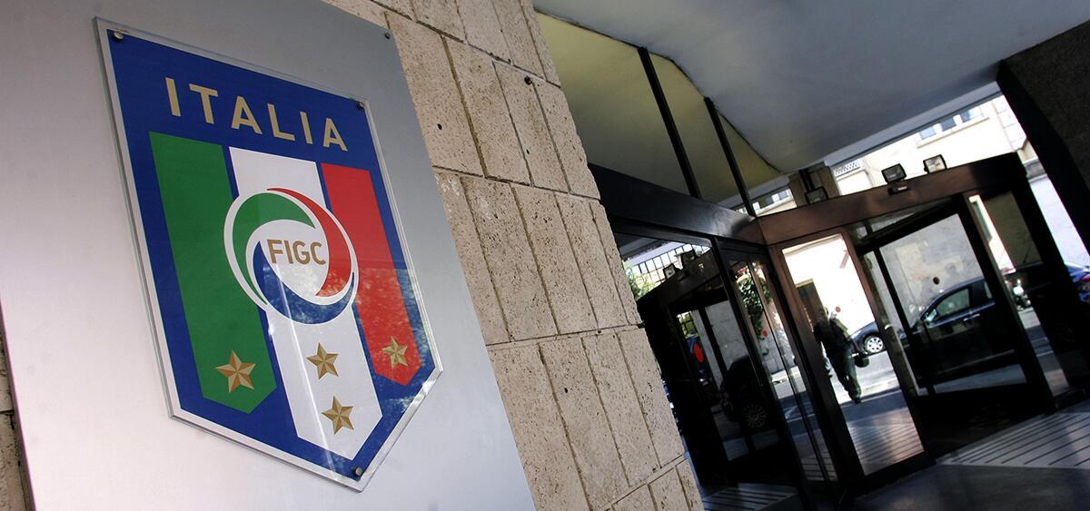 Il calcio italiano ripartirà a scaglioni: prima la Serie A, poi la B ed infine la C. Si studiano le date - 