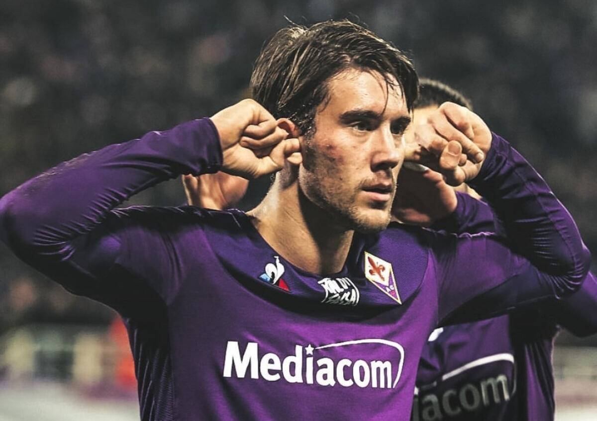 Vlahovic: "La Fiorentina ci fa allenare anche in casa. Cambierò esultanza. Sarebbe bello avere la maglia numero 9" - 