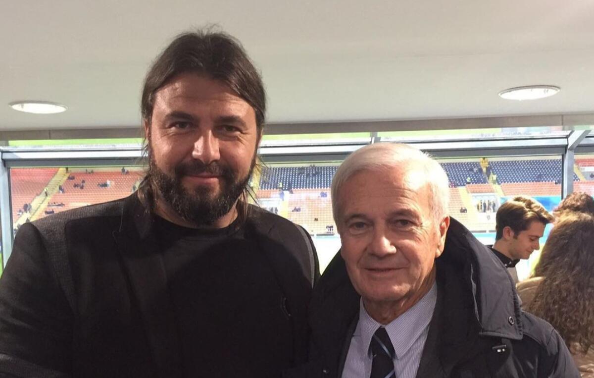 Frey: "Mister Simoni ti ringrazio di cuore per avermi fatto esordire nell'Inter dei campioni" - 