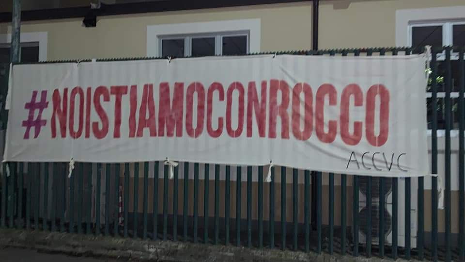 Tutta Firenze piena di striscioni "Noi Stiamo con Rocco". Ecco le foto degli striscioni in tutta la città