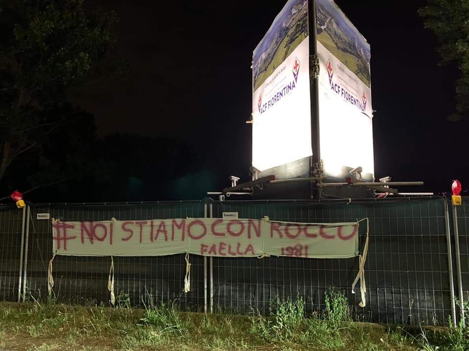 Tutta Firenze piena di striscioni "Noi Stiamo con Rocco". Ecco le foto degli striscioni in tutta la città