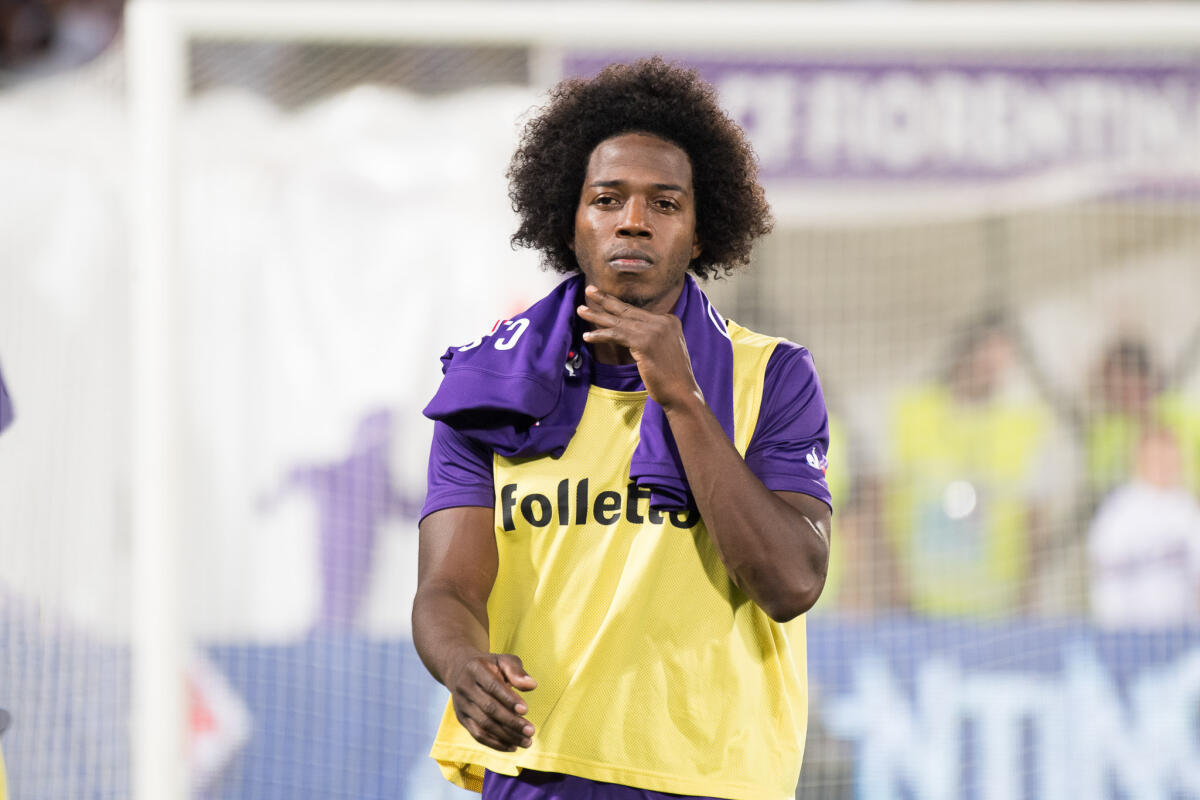 L'ex viola Carlos Sanchez non estenderà il suo contratto con il West Ham. Sarà senza squadra - Firenze, stadio Artemio Franchi, 27.08.2017, Fiorentina-Sampdoria, Foto Fiorenzo Sernacchioli. Copyright Labaroviola.com