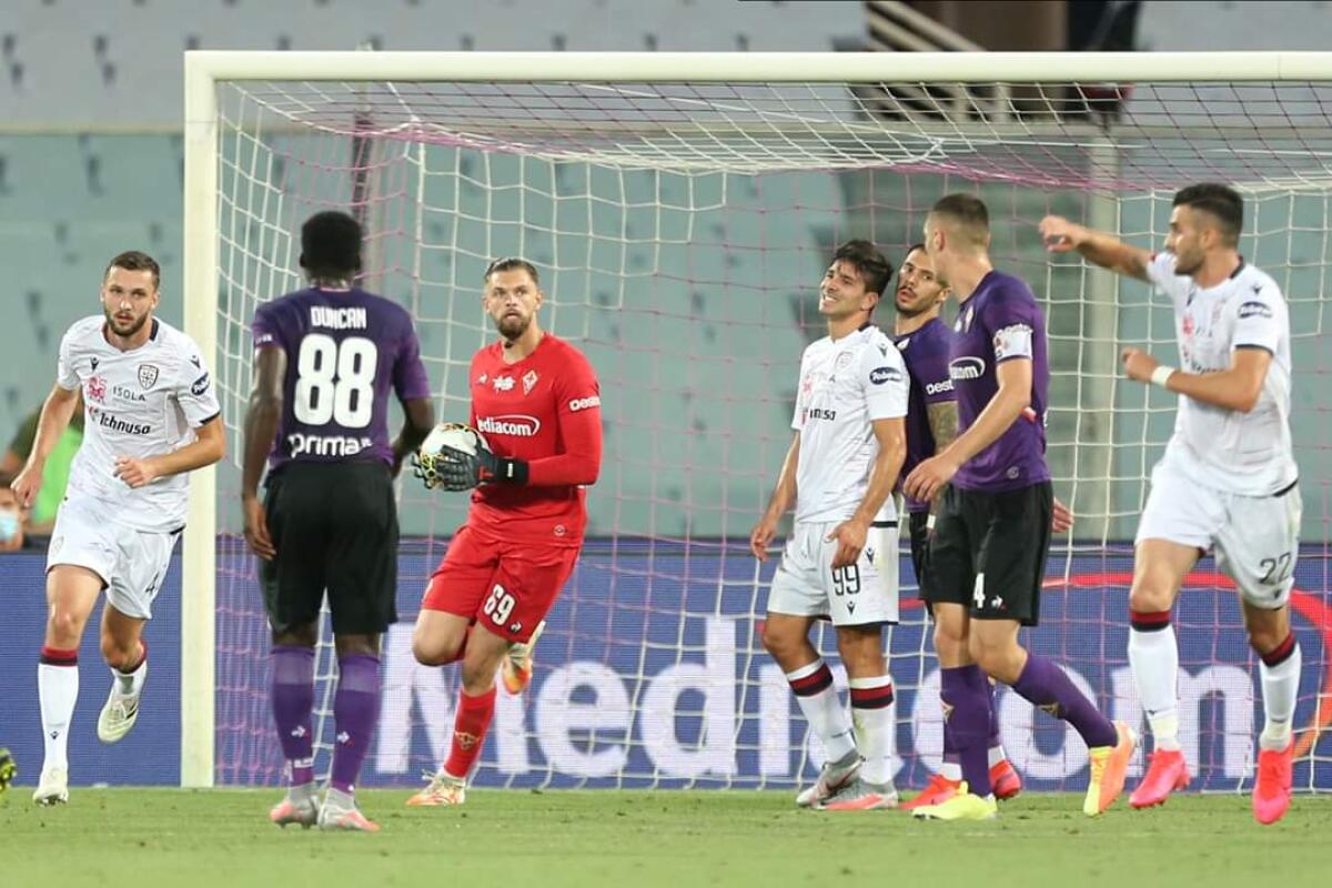 La gara Fiorentina-Cagliari termina 0-0. Male Chiesa e Vlahovic. Bene Dragowski e Duncan - 