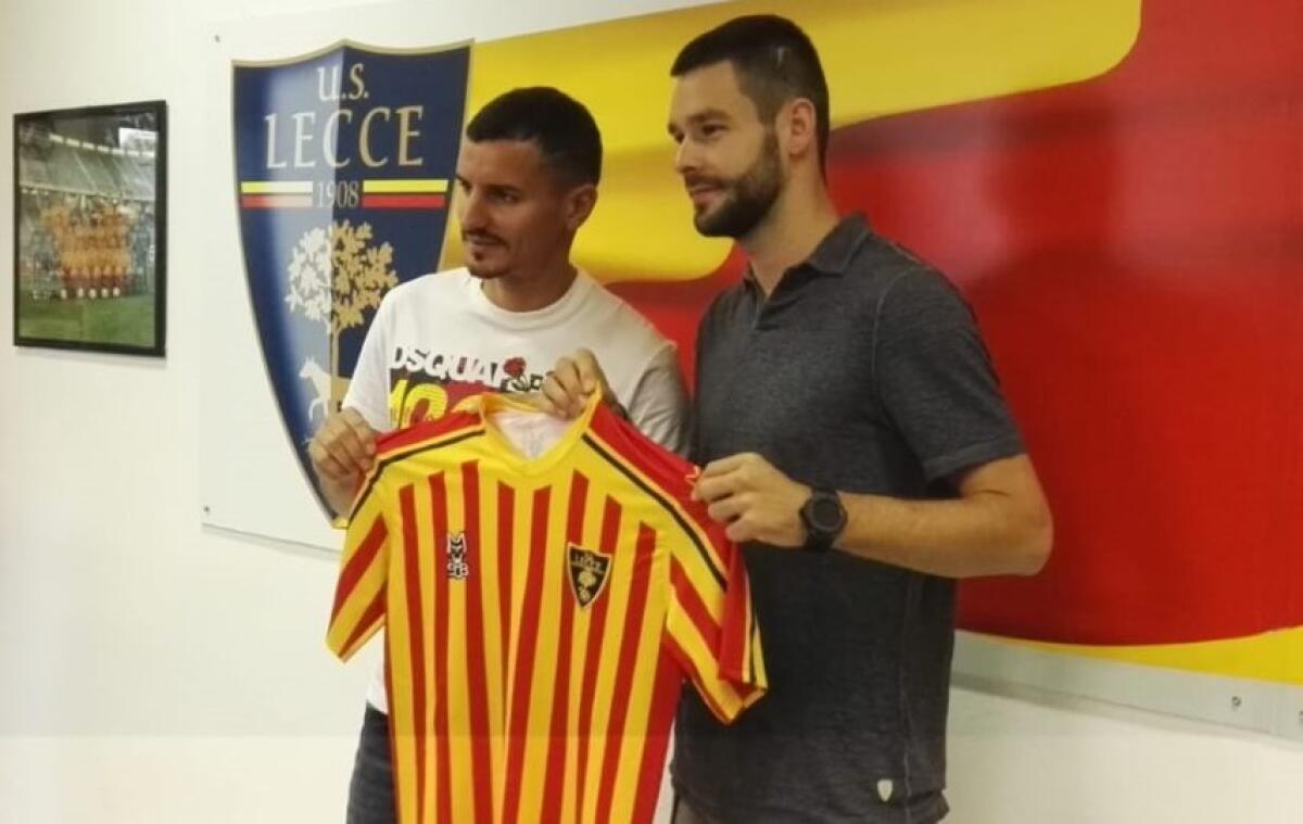 All'87' i giallorossi trovano il gol della bandiera con Shakhov. Lecce-Fiorentina 1-3 - 