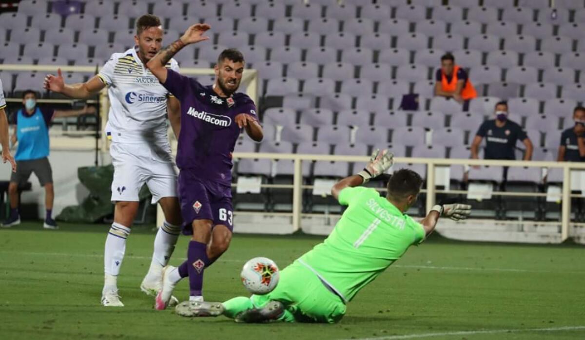 Male la Fiorentina con il Verona ma riesce ad acciuffare il pareggio con Cutrone - 