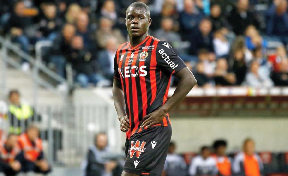 Alla Fiorentina piace il difensore Sarr del Nizza ma il Torino é in vantaggio - 