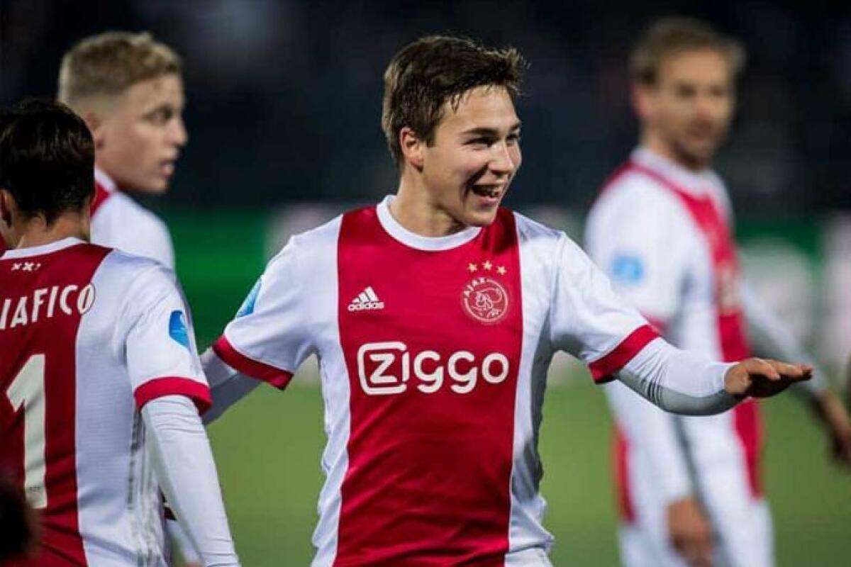 Dall'Olanda, la Fiorentina ha messo nel mirino il classe '98 Eiting dell'Ajax - 