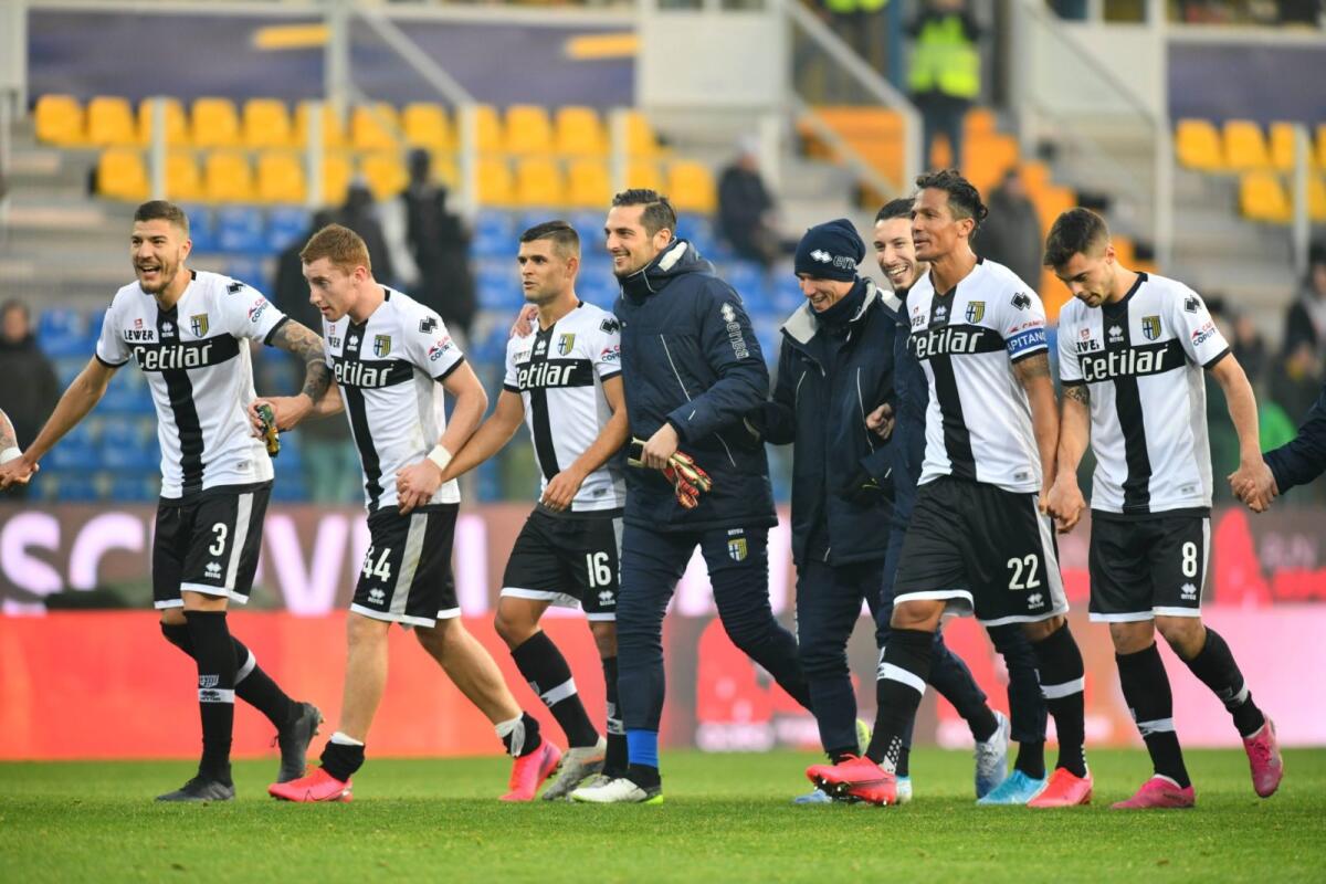 Buone notizie per il Parma, tutto il gruppo squadra è negativo al Coronavirus - 