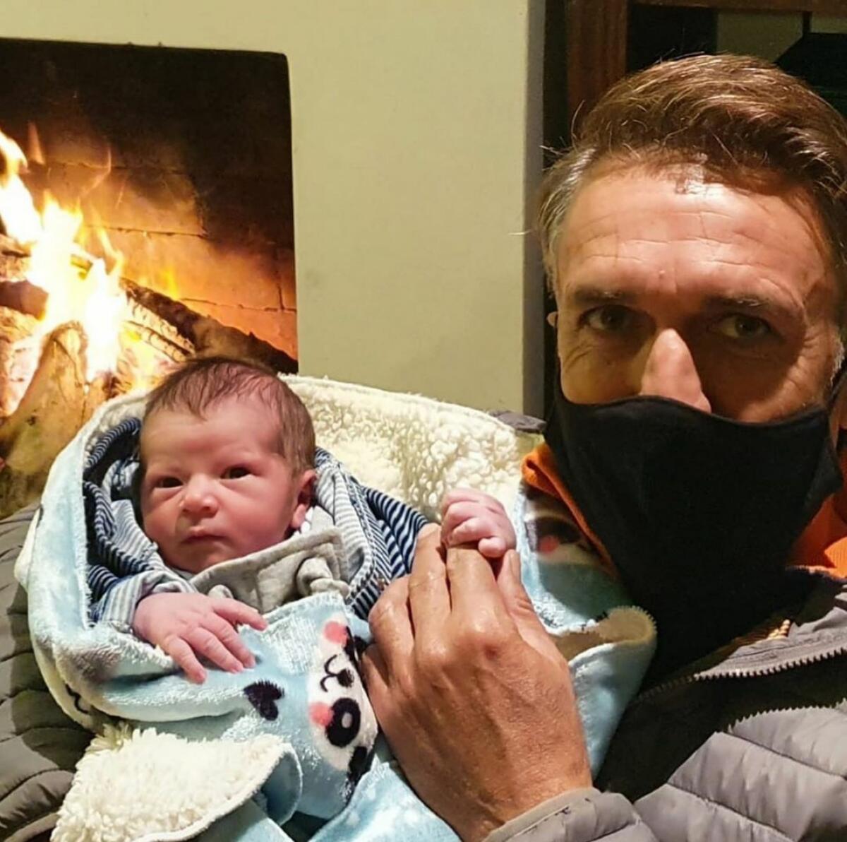 FOTO, Batistuta è nonno. È nato Lautaro, figlio del secondogenito Lucas. L'annuncio via social - 