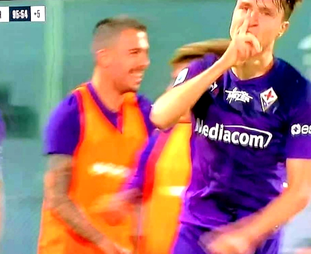 Chiesa e il favore dei tifosi viola alla Juventus. Società assente