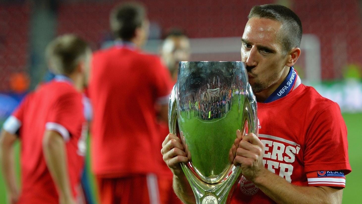 Ribery vince la Supercoppa Europea a coronamento della sua grande stagione dopo il triplete