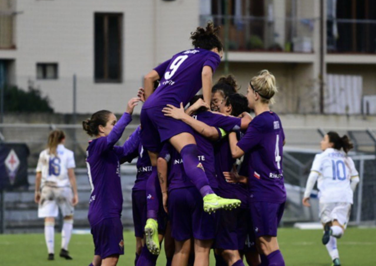 Fiorentina Femminile, annullata l'amichevole con la Roma a causa di un incendio che ha colpito la capitale