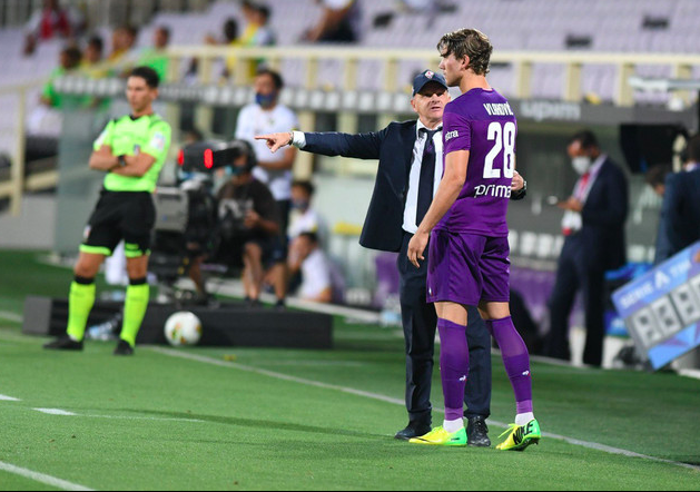 Nazione, Vlahovic deve giocare di più: per lui possibile prestito al Sassuolo. Per Berardi la Fiorentina...