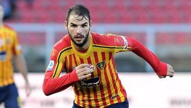 Calciatore positivo al Covid-19 anche in Serie B, si tratta di Tachtsidis del Lecce, è in isolamento