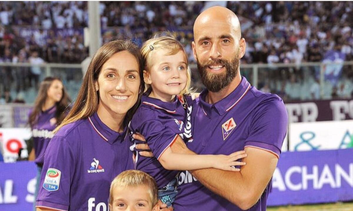 "Torniamo a Firenze" e Alvaro corre a mettersi la maglia della Fiorentina per tutto il giorno. Il racconto - Borja Valero