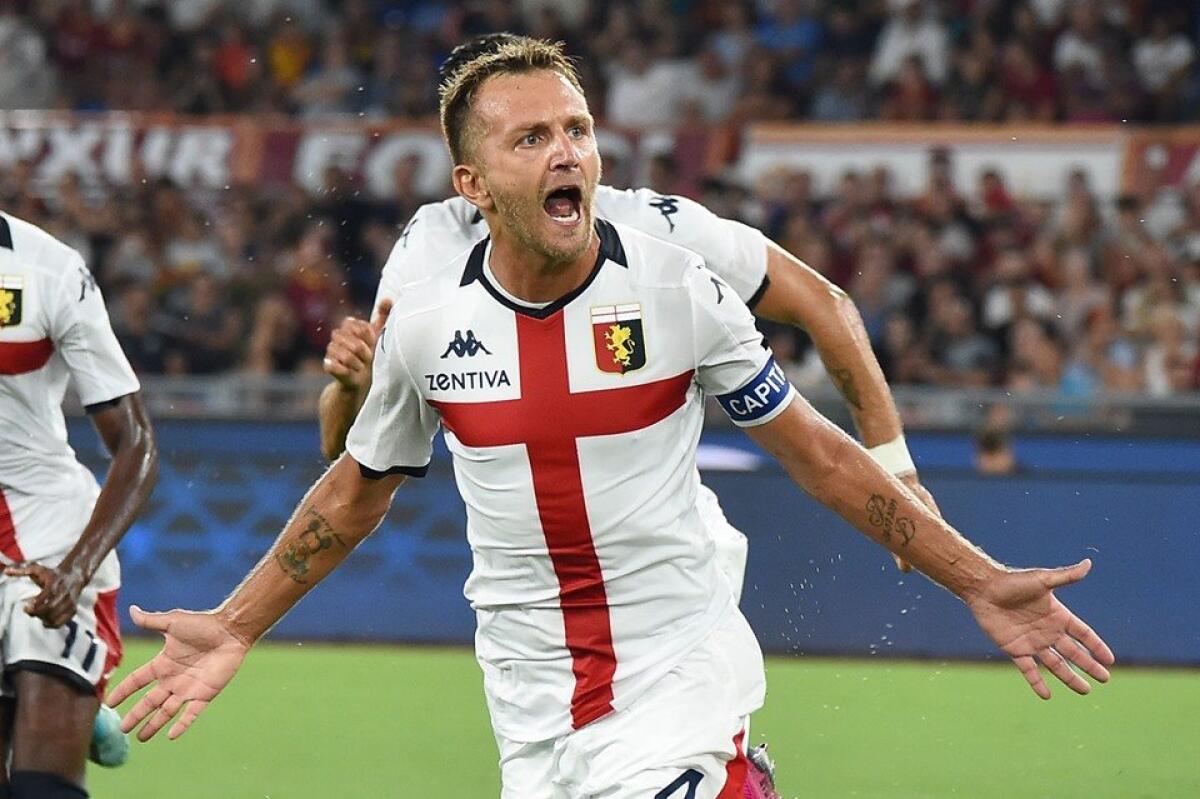 Sport Mediaset, Criscito può essere il colpo della Fiorentina a fine mercato. La situazione - L'esultanza di Criscito dopo il gol