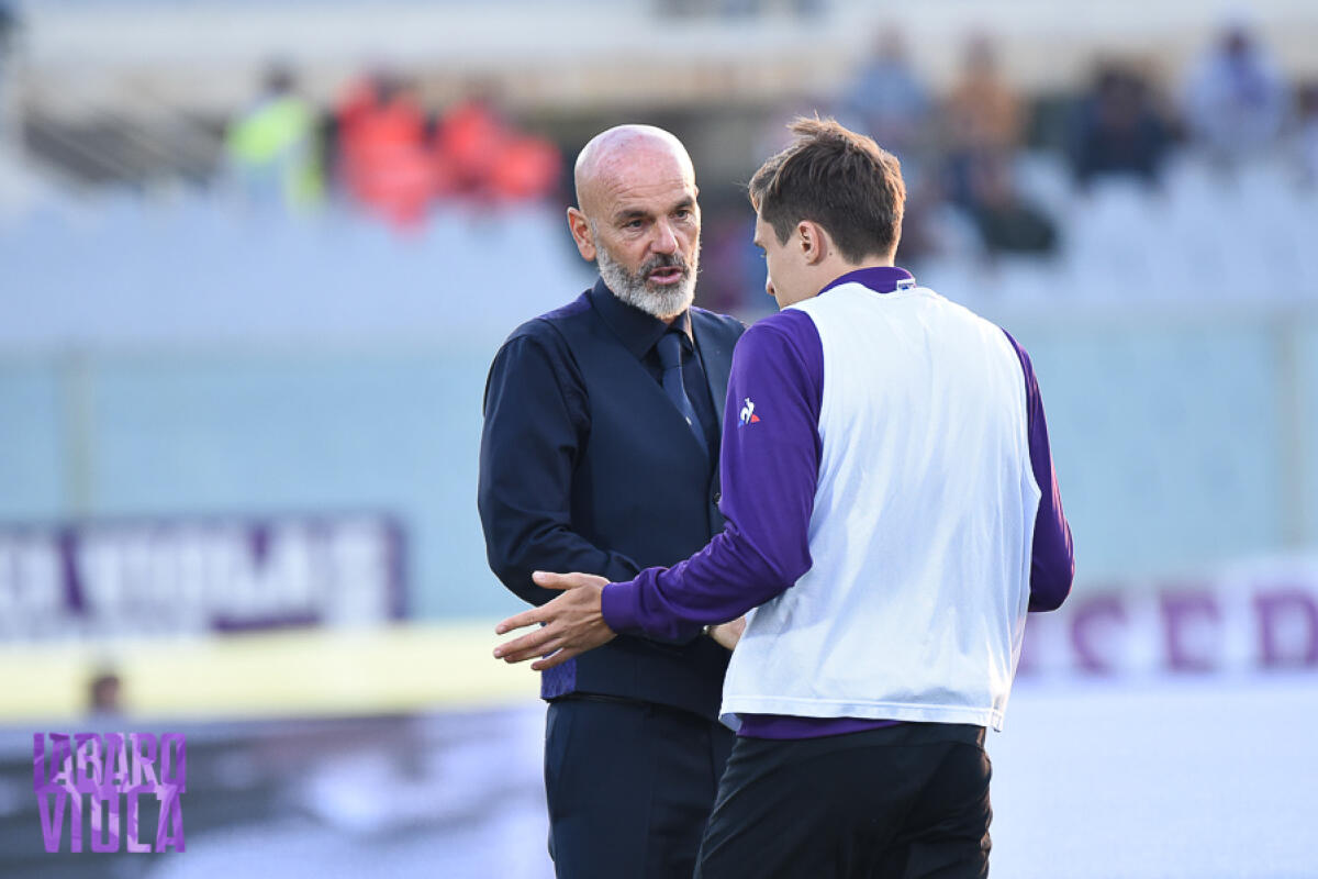 Pioli glissa: "Telefonare a Chiesa? No, adesso vado in hotel e chiamo mia moglie e gli dico buonanotte" - Firenze, stadio Artemio Franchi, 21.10.2018, Fiorentina-Cagliari, Foto Fiorenzo Sernacchioli. Copyright Labaroviola.com, Pioli e Chiesa