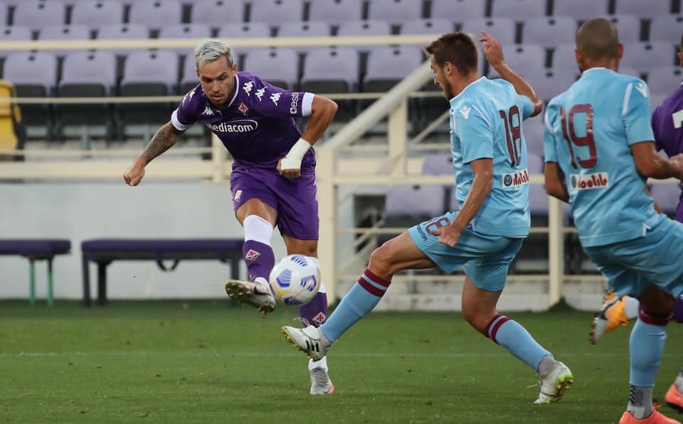 Sky Sport, il Valencia vuole Lirola in prestito. Nelle prossime ore la risposta della Fiorentina