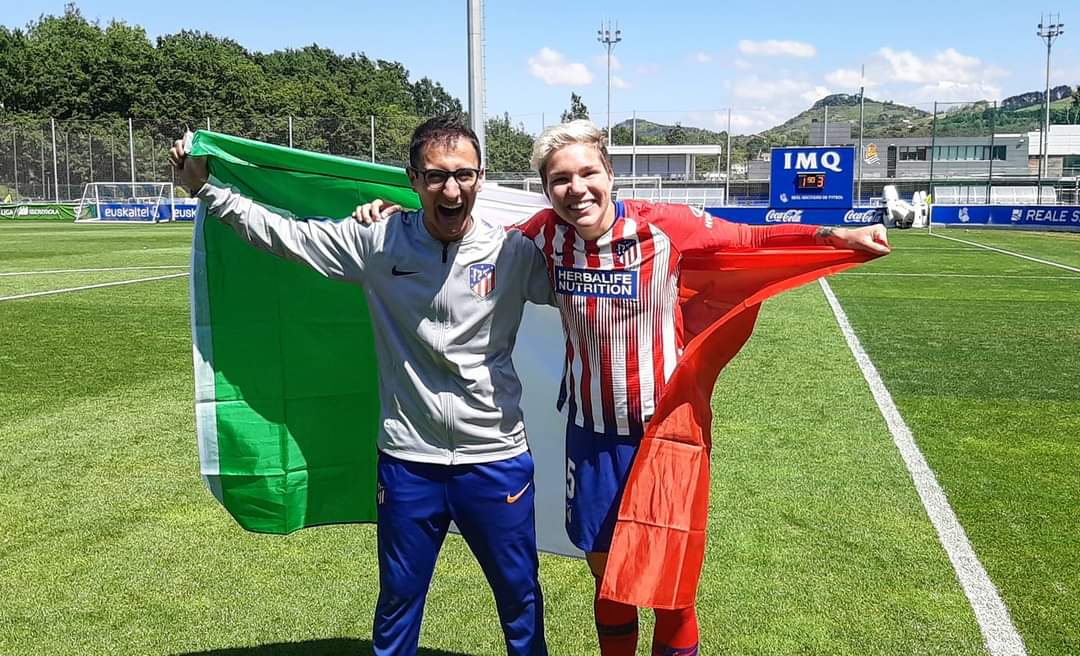 Mattia dell'Atletico Madrid con Elena Linari