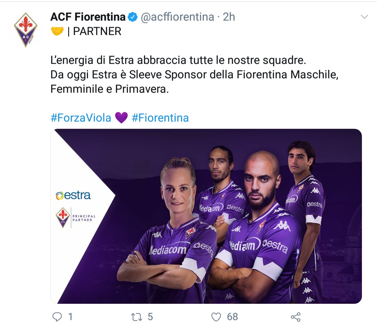 La Fiorentina annuncia e mostra lo sponsor inserito sulla manica della maglia