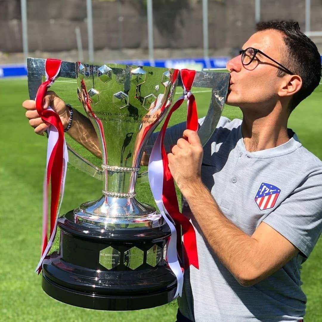Mattia con la Liga spagnola vinta nell'Atletico Madrid