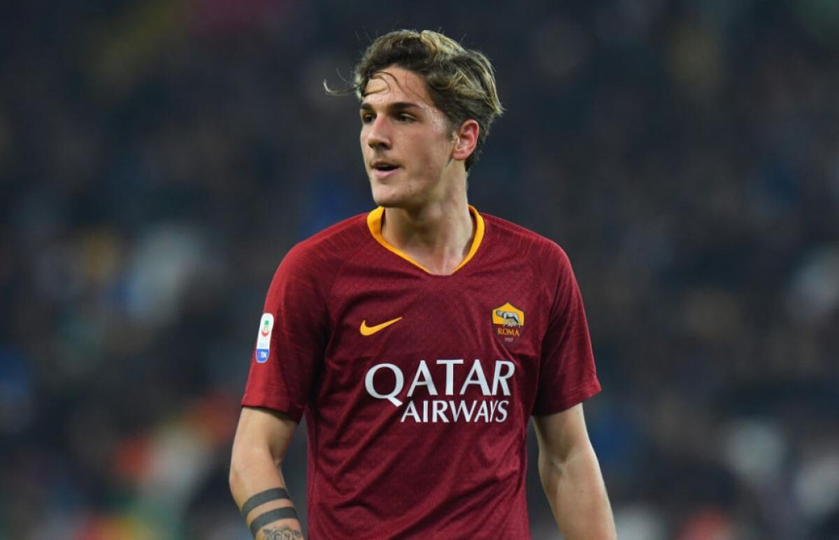 Figuraccia social per Zaniolo, ringrazia per essere finalista al Golden Boy, ma in realtà non c'è e un tifoso glielo fa notare - 
