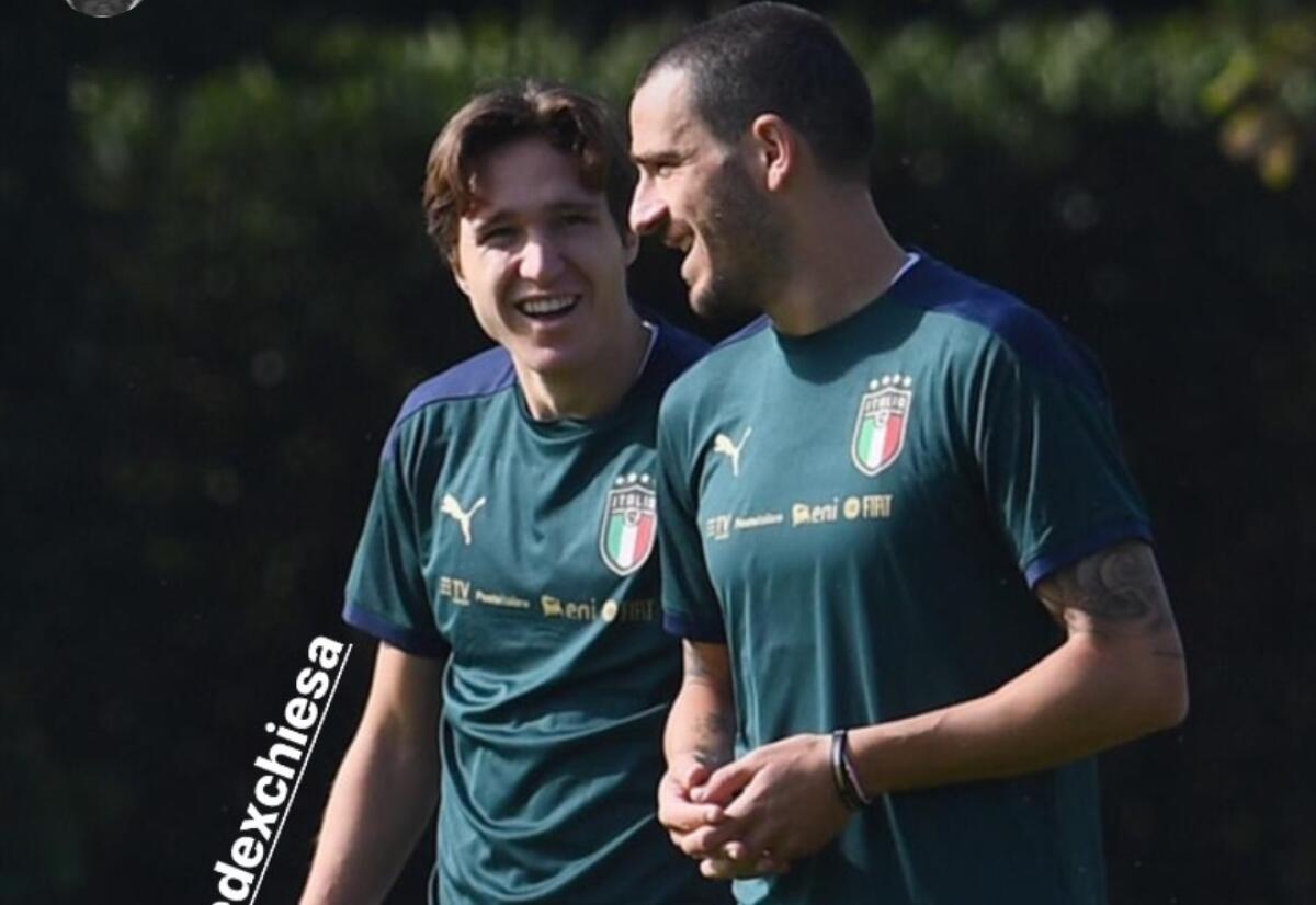 Bonucci a Chiesa: "Preparati, in allenamento alla Juventus ci sarà poco da ridere" - 
