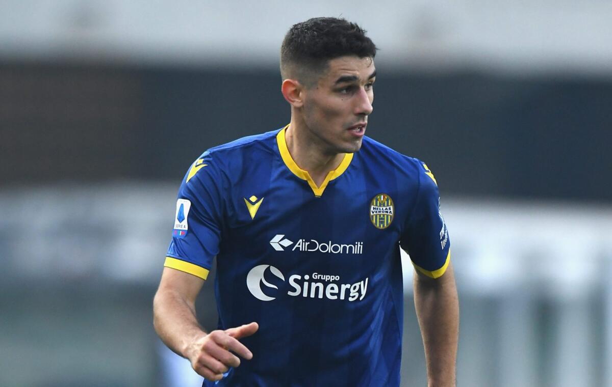 Di Marzio rivela: "La Fiorentina vuole Faraoni dal Verona, incontro con il procuratore per chiudere" - VERONA, ITALY - JANUARY 26:  Davide Faraoni of Hellas Verona in action during the Serie A match between Hellas Verona and  US Lecce at Stadio Marcantonio Bentegodi on January 26, 2020 in Verona, Italy.  (Photo by Alessandro Sabattini/Getty Images)