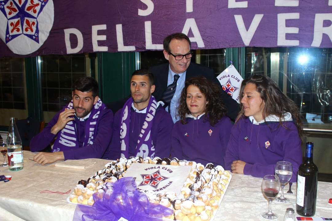 Momenti felici alla cena del club