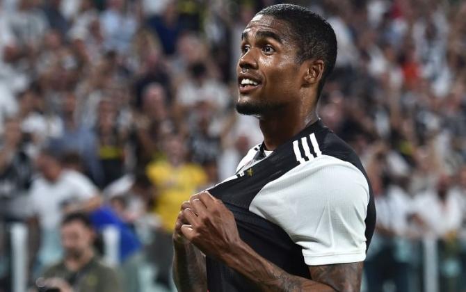 Chiesa sempre più vicino alla Juventus, regalato Douglas Costa al Bayern Monaco per risparmiare l'ingaggio