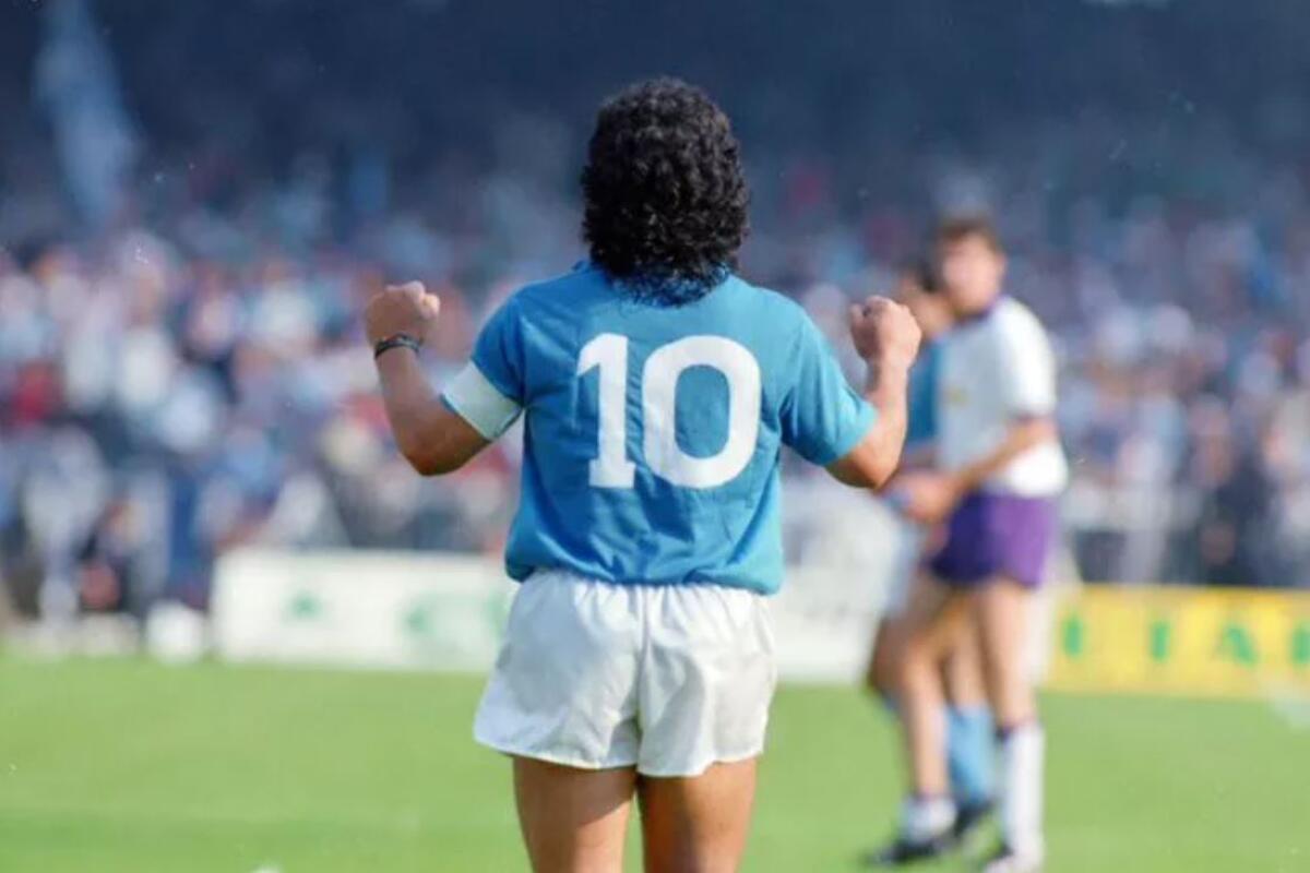 Lo stadio San Paolo di Napoli cambia nome, si chiamerà Stadio Maradona - 
