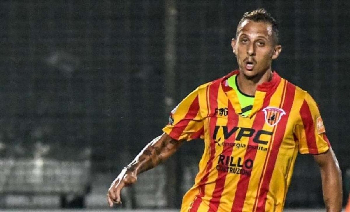 Al 52' Improta porta in vantaggio il Benevento. 0-1 per i giallorossi al Franchi di Firenze - 