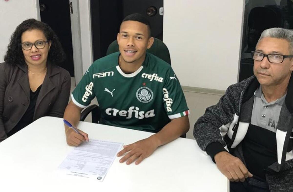 TMW, la viola ha sondato il nuovo "Felipe Melo" del Palmeiras in Brasile - 