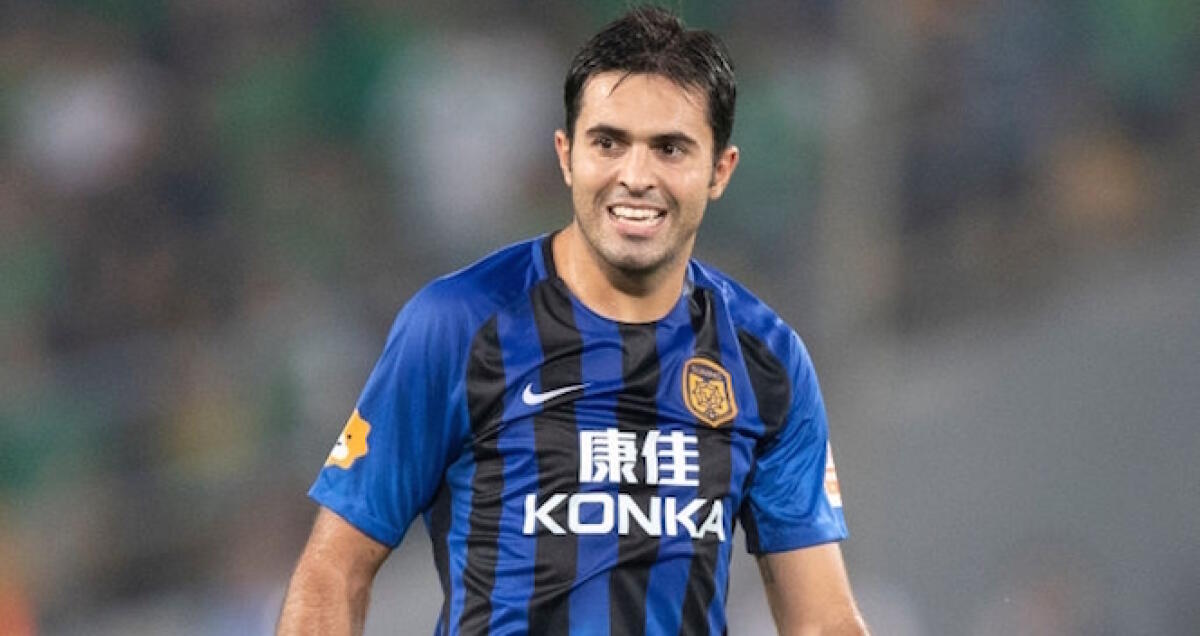 Eder conferma le voci: "Iachini mi voleva alla Fiorentina, ma non si è potuto fare nulla" - BEIJING, CHINA - AUGUST 10:  Eder Citadin Martins #9 of Jiangsu Suning in action during 2018 Chinese Super League match between Beijing Guoan and Jiangsu Suning at Beijing Workers Stadium on August 10, 2018 in Beijing, China.  (Photo by Fred Lee/Gett