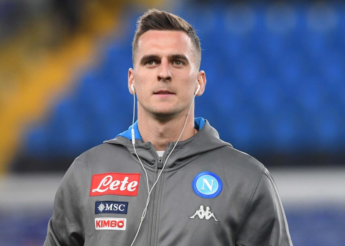 Pedullà: "Era fatta per Milik alla Fiorentina, ha rifiutato 4 milioni all'anno. A gennaio deve scegliere Firenze" - GENOA, ITALY - FEBRUARY 03:  Arkadiusz Milik of Napoli looks on prior to the Serie A match between UC Sampdoria and SSC Napoli at Stadio Luigi Ferraris on February 3, 2020 in Genoa, Italy.  (Photo by SSC NAPOLI/SSC NAPOLI via Getty Images)