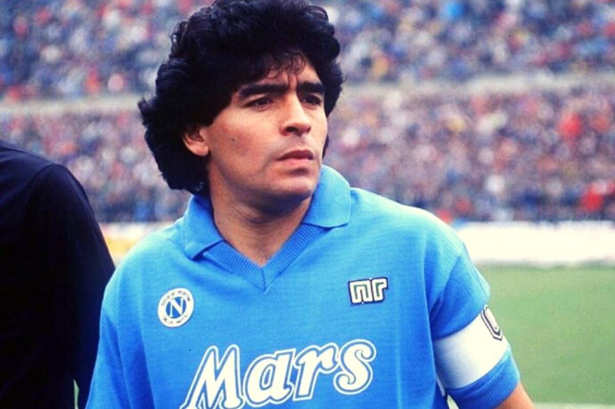 Piange il mondo del calcio, è morto Diego Armando Maradona. Arresto cardiorespiratorio - 