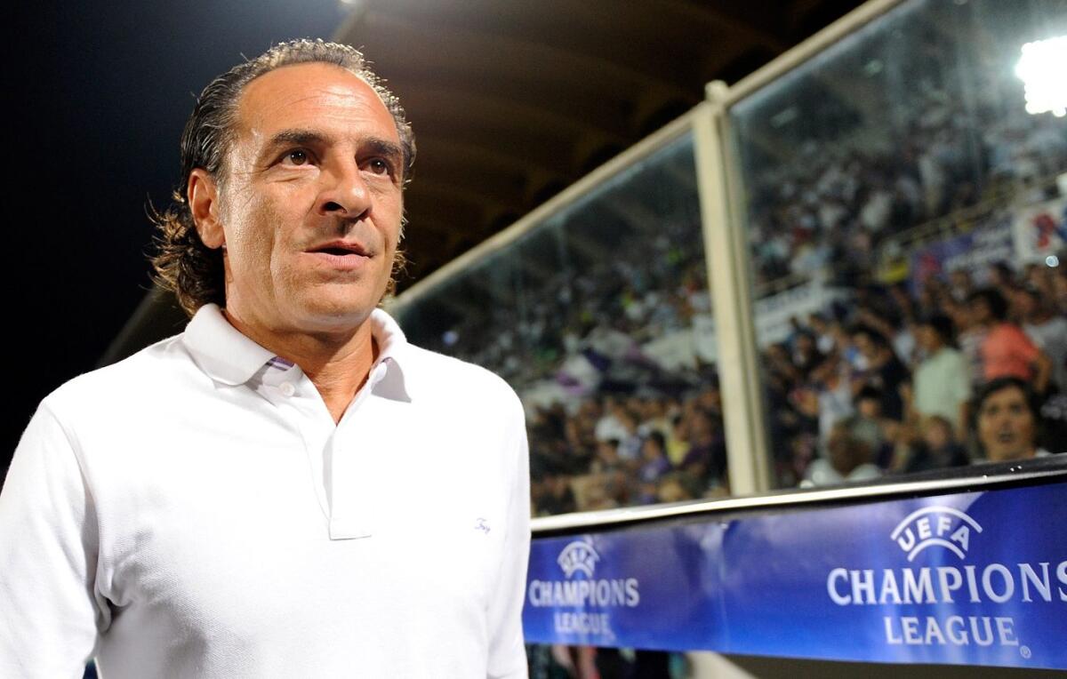 Domani alle ore 13.00 la conferenza stampa di presentazione del nuovo allenatore Cesare Prandelli - FLORENCE, ITALY - AUGUST 26:  Head coach Cesare Prandelli of Fiorentina looks on before the Champions League match between Fiorentina and Sporting Lisbon at Artemio Franchi stadium on August 26, 2009 in Florence, Italy.  (Photo by Claudio Villa/Getty