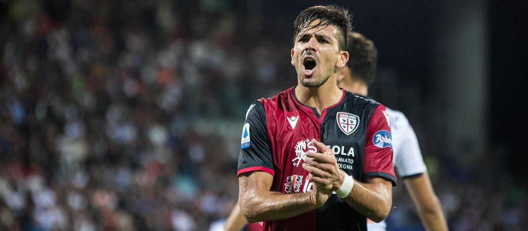 Giovanni Simeone è il centravanti del Cagliari, la Fiorentina lo ha venduto per 18 milioni di euro