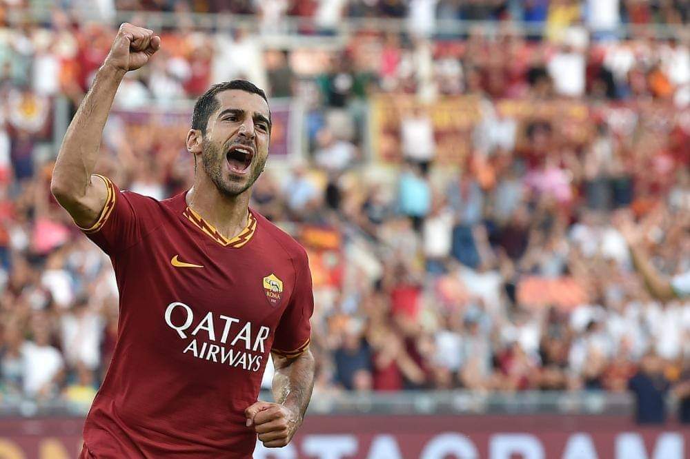 Mkhitaryan esulta con la maglia della Roma