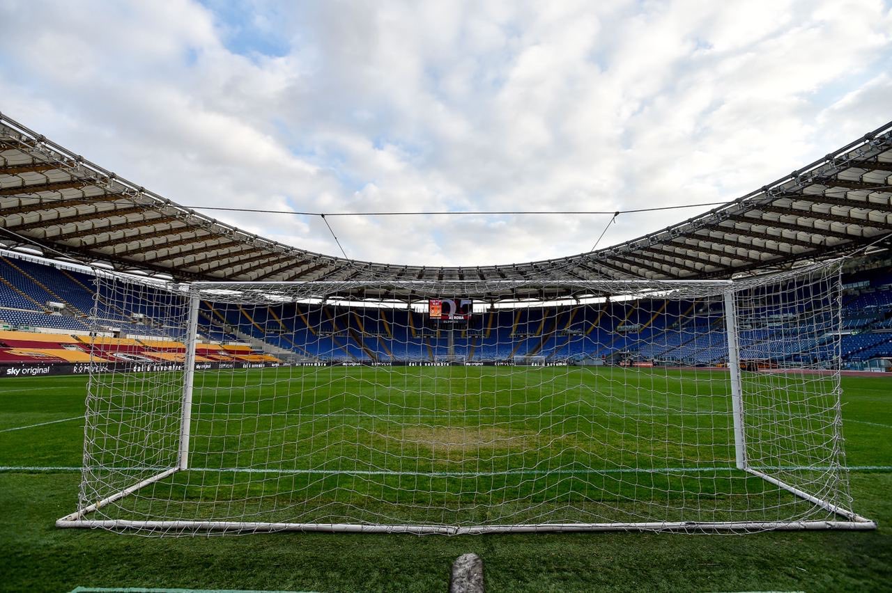 All'11' Spinazzola porta in vantaggio la Roma. Fiorentina subito sotto all'Olimpico