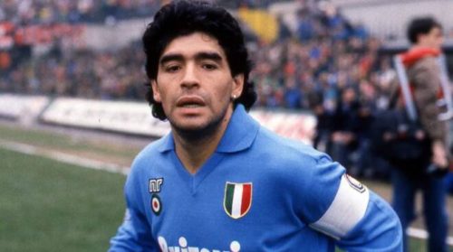 Per evitare la morte di Maradona 9 ambulanze. La depressione non lo ha aiutato