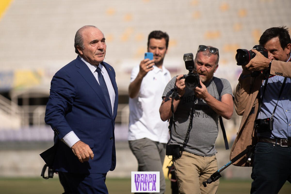 Fatto Quotidiano: "Il grande errore di Commisso è stato sbagliare due volte l'allenatore" - Firenze, stadio Franchi, 06/06/2019, presentazione Rocco B. Commisso, foto Fiorenzo Sernacchioli. Copyright Labaroviola.com