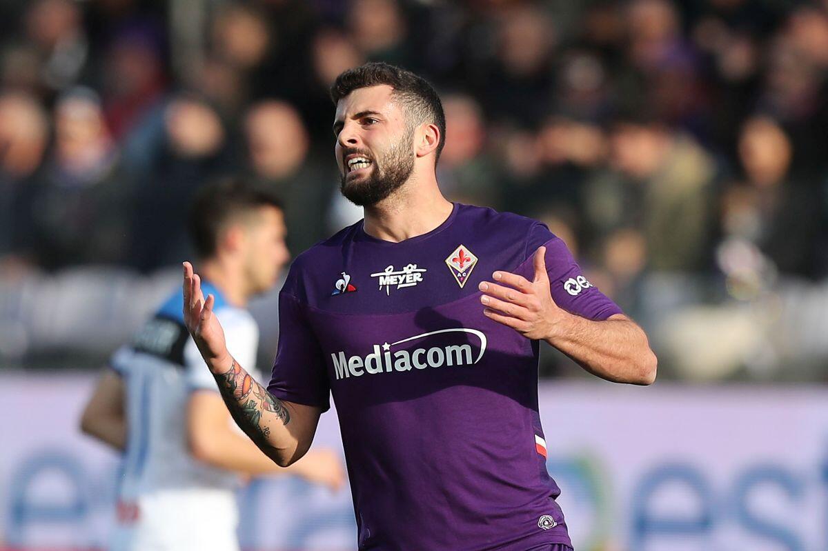 Sportitalia, tre squadre sono su Cutrone del Wolverhampton. Il Parma... - FLORENCE, ITALY - FEBRUARY 08: Patrick Cutrone of ACF Fiorentina reacts during the Serie A match between ACF Fiorentina and  Atalanta BC at Stadio Artemio Franchi on February 8, 2020 in Florence, Italy.  (Photo by Gabriele Maltinti/Getty Images)